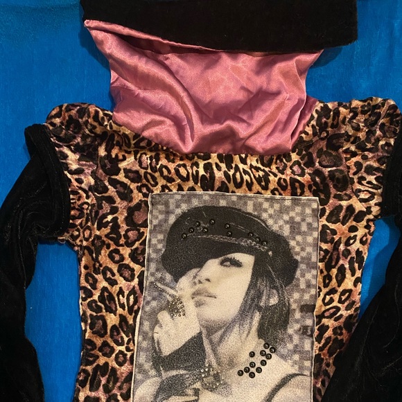 Smoking  🔥 Hot Stylish velour Cheetah Print 👚 - Picture 2 of 4